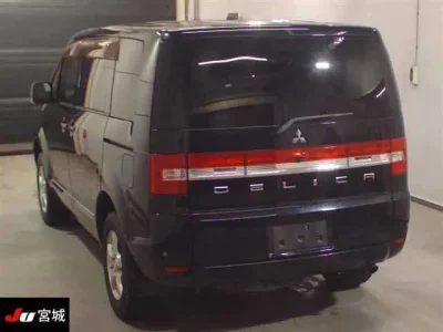 Mitsubishi DELICA D5