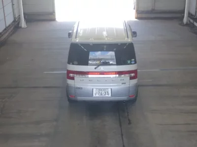 Mitsubishi DELICA D5
