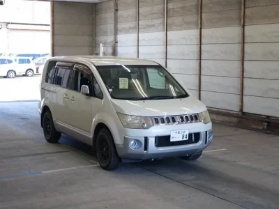 Mitsubishi DELICA D5