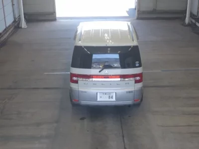 Mitsubishi DELICA D5