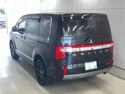 Mitsubishi DELICA D5