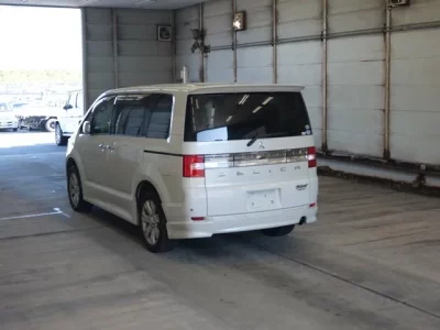 Mitsubishi DELICA D5