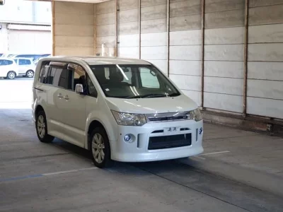 Mitsubishi DELICA D5