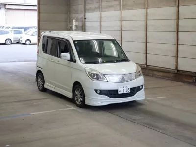 Mitsubishi DELICA D2