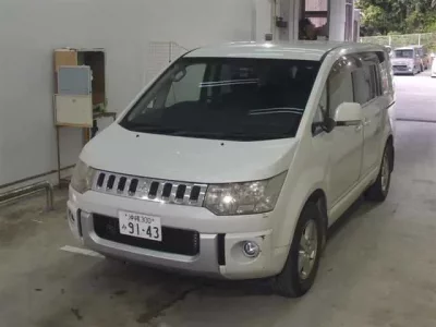Mitsubishi DELICA D5