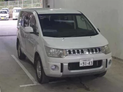Mitsubishi DELICA D5