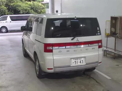 Mitsubishi DELICA D5