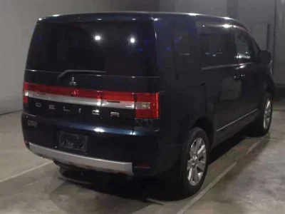 Mitsubishi DELICA D5