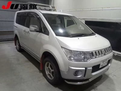 Mitsubishi DELICA D5