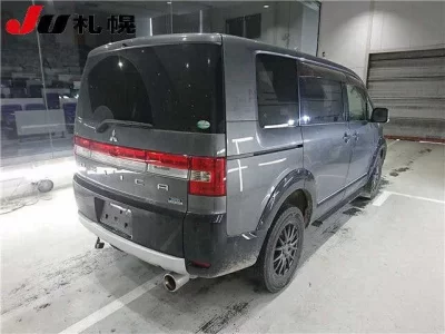 Mitsubishi DELICA D5