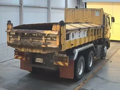 Isuzu TRUCK