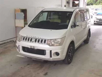 Mitsubishi DELICA D5