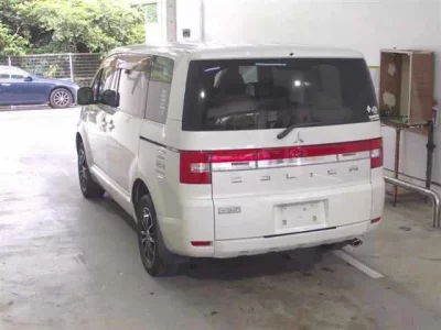 Mitsubishi DELICA D5