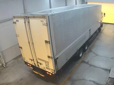 Isuzu TRUCK