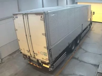 Isuzu TRUCK