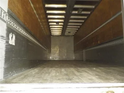 Isuzu TRUCK