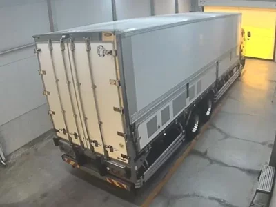 Isuzu TRUCK