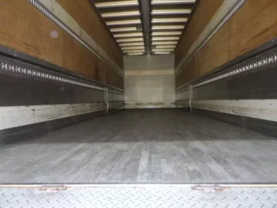 Isuzu TRUCK