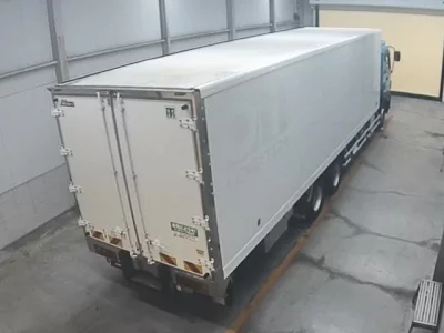 Isuzu TRUCK