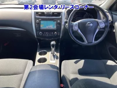 Nissan TEANA