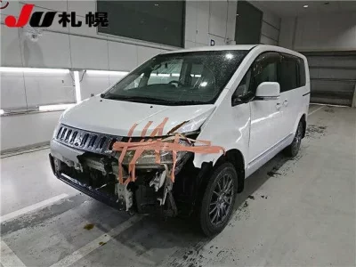 Mitsubishi DELICA D5