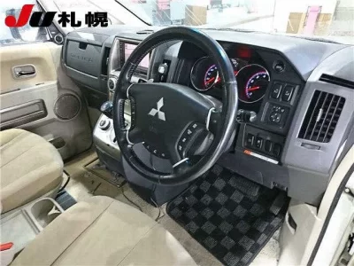 Mitsubishi DELICA D5
