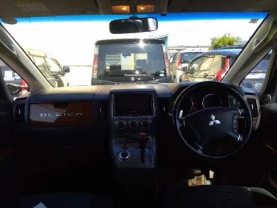 Mitsubishi DELICA D5