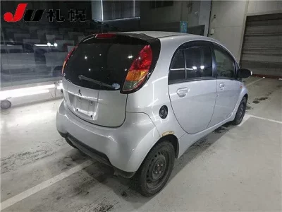 Mitsubishi I