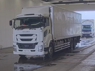 Isuzu GIGA