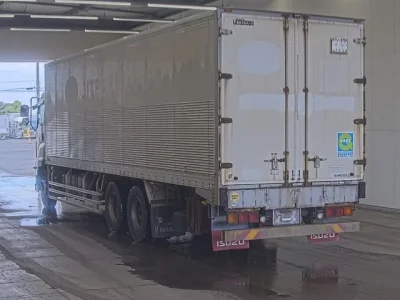 Isuzu GIGA