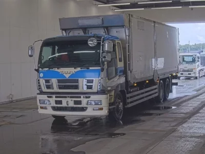 Isuzu GIGA