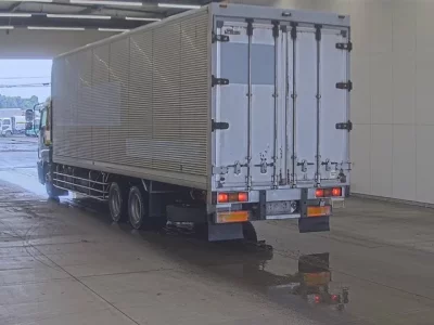 Isuzu GIGA