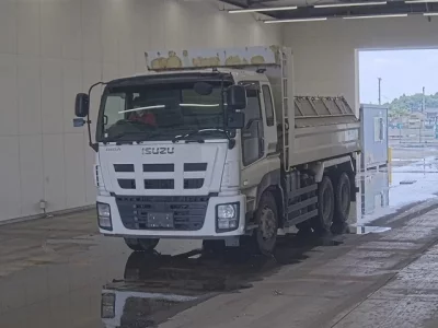 Isuzu GIGA