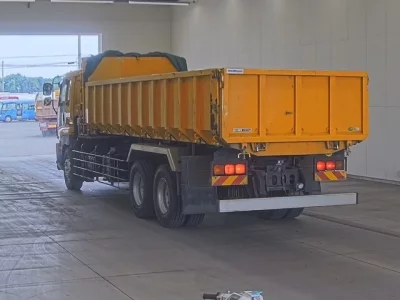 Isuzu GIGA