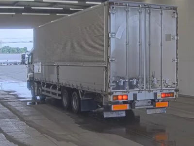 Isuzu GIGA