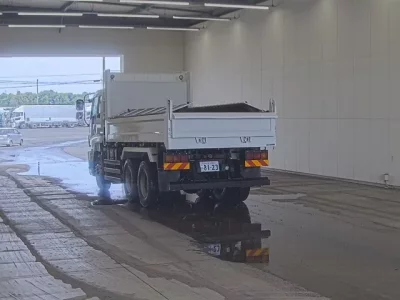 Isuzu GIGA