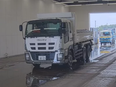 Isuzu GIGA