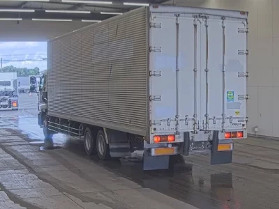 Isuzu GIGA