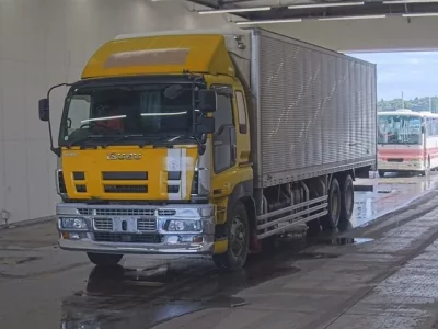Isuzu GIGA