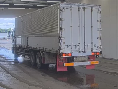 Isuzu GIGA