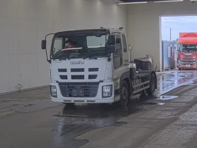 Isuzu GIGA