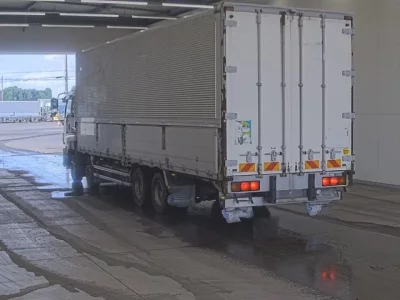 Isuzu GIGA