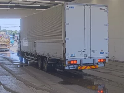 Isuzu GIGA
