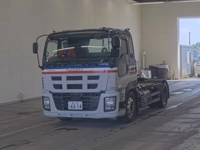 Isuzu GIGA