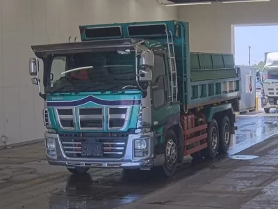 Isuzu GIGA