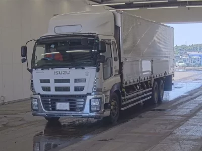 Isuzu GIGA