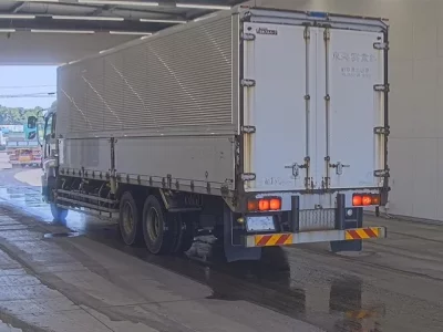 Isuzu GIGA