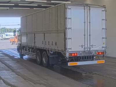 Isuzu GIGA