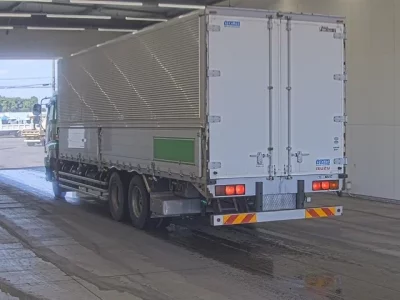 Isuzu GIGA