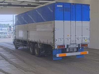 Isuzu GIGA